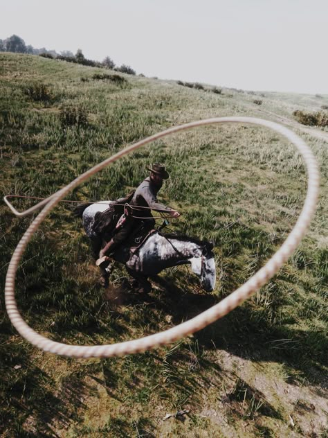 Serial Experiments Lain, Cowboy Aesthetic, Red Dead Redemption Ii, Red Redemption 2, Horse Aesthetic, Western Aesthetic, Cowboy Art, Baby Cowboy, Foto Art