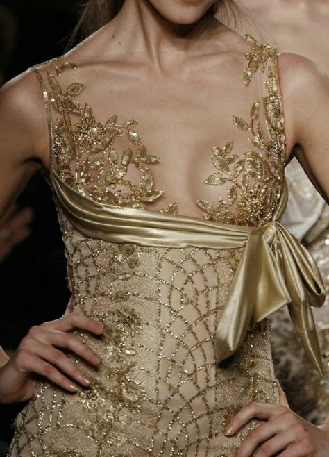 Dior Couture, Zuhair Murad, Beauty And Fashion, Mode Inspo, Gorgeous Gowns, Gold Dress, Mode Inspiration, Gold Fashion, Beautiful Gowns