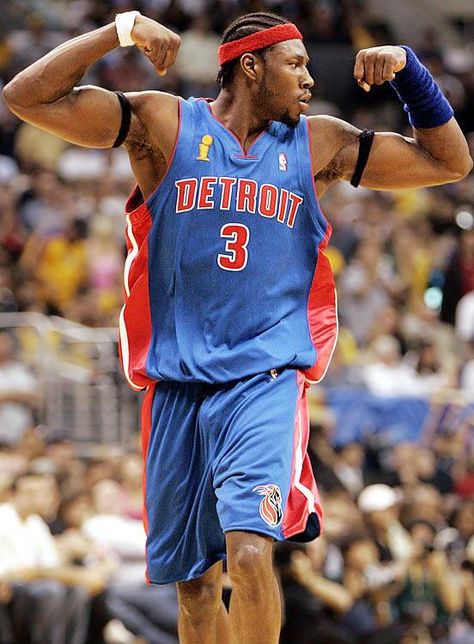 Ben Wallace, Basketball Players Nba, Detroit Sports, Nba Mvp, Sports Gallery, Basketball Photos, Basketball History, 90s Hip Hop Fashion, Sports Baby