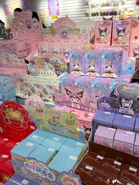 sanrio popmart figure blind box Blind Box Collection, Blind Box Aesthetic, Sanrio Blind Box Unboxing, Blind Boxes Aesthetic, Miniso Blind Box Sanrio, Miniso Sanrio Figures, Cute Blind Bags, Blind Box Design, Blind Box Toys