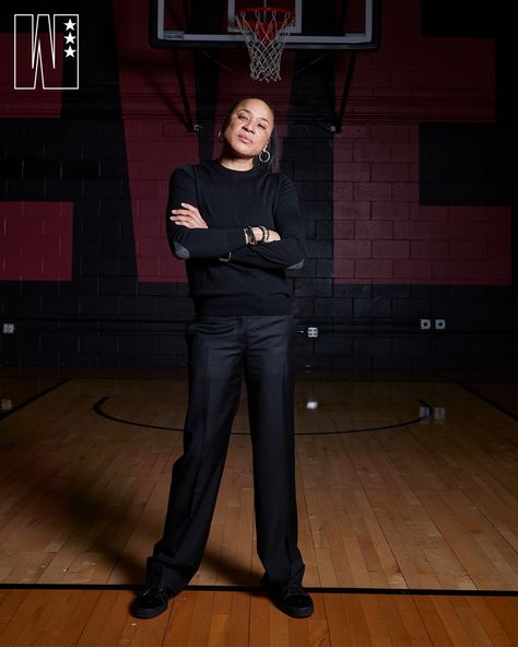 Dawn Staley, South Carolina Basketball Landscape, Dawn Staley, Grad Shoot, Business Vision Board, Business Vision, Celebrate Women, Tutorials Drawing, Women’s History, Celeb Crushes