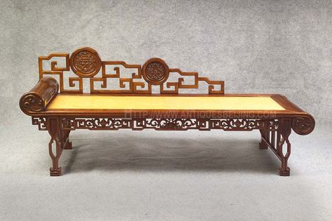 Chinese Bench, Gold Bench, Chinese Interior, Ruyi's Royal Love In The Palace, Chinese Art Deco, Chinese Decor, Chinese Furniture, Carved Furniture, Period Furniture