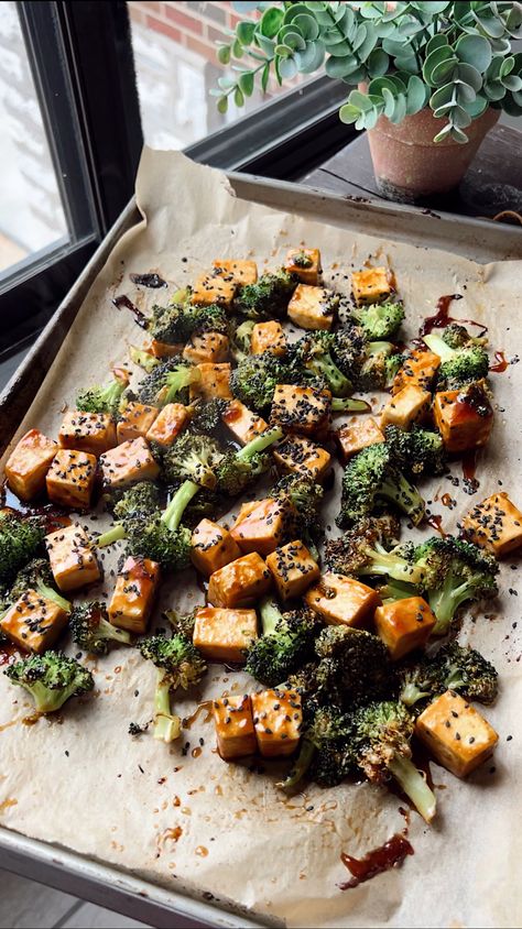 Tofu Teriyaki Sheet Pan Meal - Choosing Balance Teriyaki Sheet Pan, Meal Prep Sheet Pan, Teriyaki Broccoli, Tofu Teriyaki, Sheet Pan Meals, Simple Dinner, Sheet Pan Recipes, Dinner Recipe, Sheet Pan