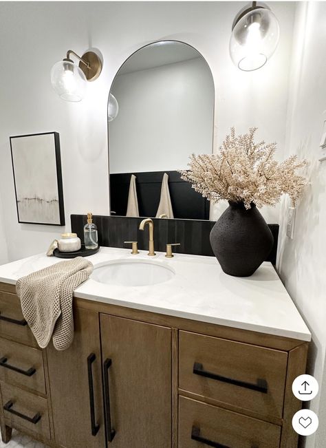 Bathroom Decor Large Counter, Organic Modern Bathroom Black, Black Neutral Bathroom, Bathroom With Marble Countertops, Small Double Sink Bathroom Ideas, Bathroom Counter Top Ideas, Master Bathrooms 2024 Trends Decor, Main Bathroom Ideas Decor, Moody Modern Farmhouse