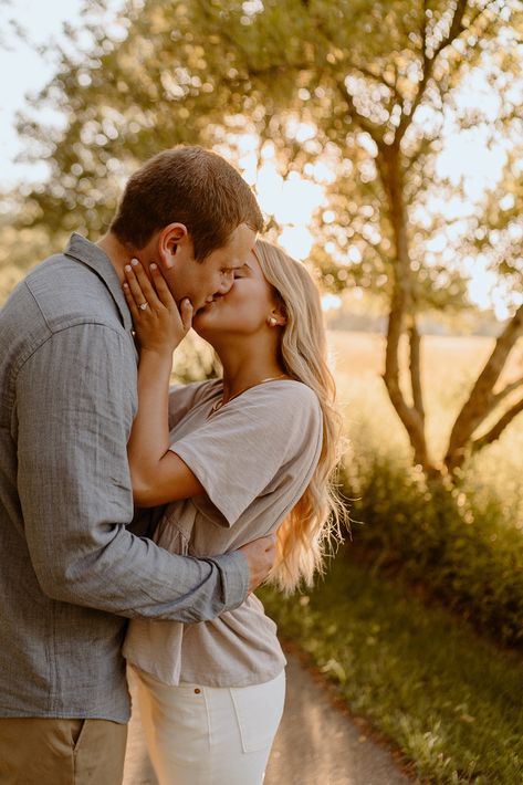 Engagement Photo Field Ideas, Engagement Photos Outdoors Spring, Engagement Summer Photos, Wheat Field Couple Pictures, Engagement Photos Outfits Field, Engagement Photos Outside Spring, Engagement Photos Poses Field, Engagement Pics In Field, Engagement Photo Field