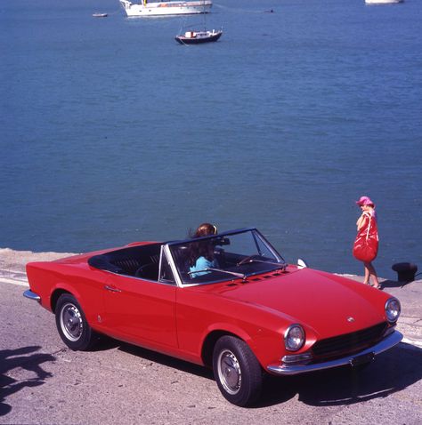 Open Top Car, Chrysler Convertible, Fiat 124 Sport Spider, Fiat Spider, Fiat 124 Spider, Bmw Classic Cars, Top Car, Classic Car Show, Bmw Classic