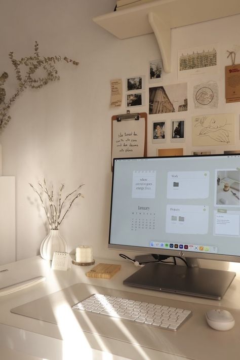 Apartment Vibes, Cozy Home Office, Desk Inspiration, Study Room Decor, Home Office Setup, Nyc Apartment, A Desk, Office Inspiration, Home Office Design