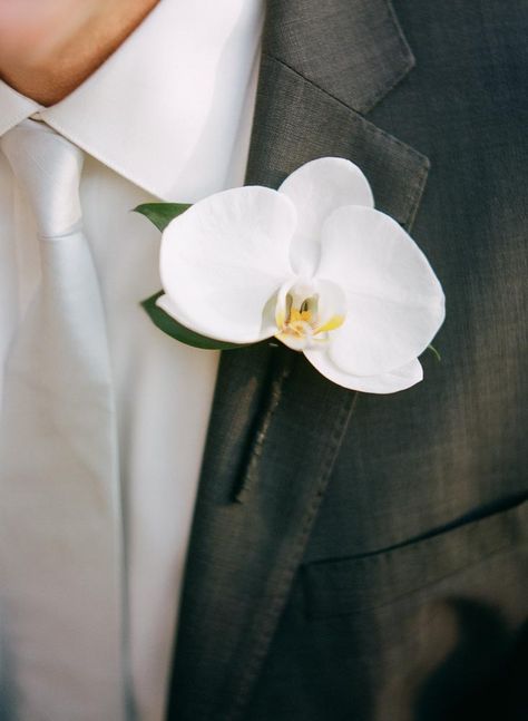 White Orchid Boutonniere, Orchid Wedding Theme, Boutonniere White, Orchid Bridal Bouquets, Wedding Flowers White, Orchid Boutonniere, Bracelet Corsage, Orchid Bouquet Wedding, Grooms Men