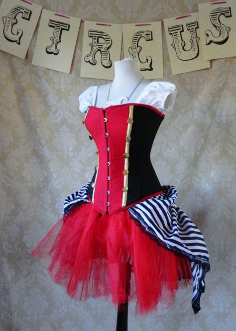 This is pretty rad Queen Of Hearts Outfit, Button Corset, Hearts Outfit, Steampunk Circus, Dark Circus, Diy Kostüm, Circus Costume, Modesty Panel, Circus Party