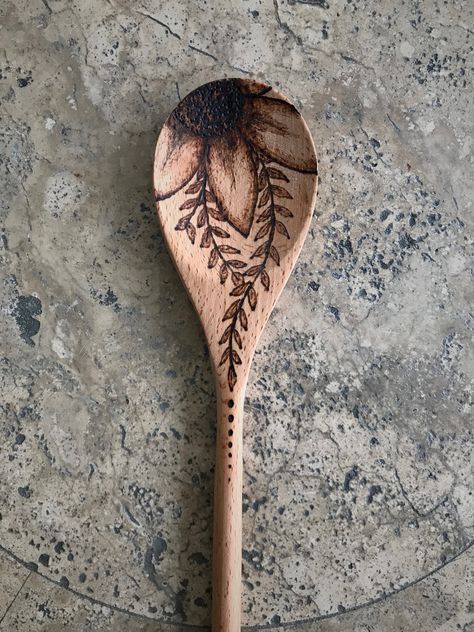 Spoon Wood Burning, Wood Burning Wooden Spoons, Spoon Pyrography, Wood Burnt Wooden Spoons, Wooden Spoon Pyrography, Wood Spoon Burning, Wood Burning Utensils, Sunflower Wood Burning Patterns, Things To Wood Burn