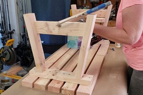 Wood Benches Diy, 2 X 4 Bench, 2x4 Bench, Diy Wood Bench, Outdoor Woodworking Projects, Budget Friendly Diy, Garden Bench Diy, Porch Bench, Fishing Storage