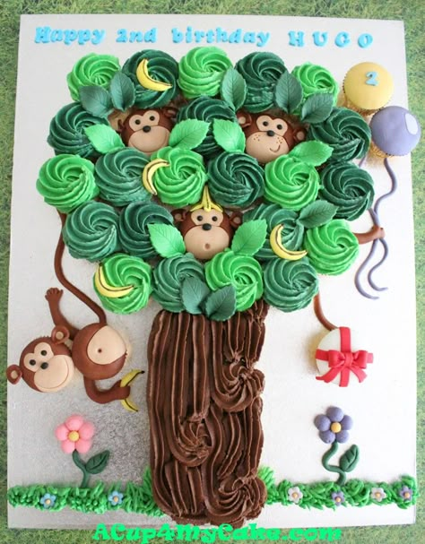 Monkeys in a Tree Cupcake Cake Tutorial Monkey Cupcake Cake, Animal Cakes For Kids, Monkey Cupcakes, Cupcakes Design, Pull Apart Cupcake Cake, Pull Apart Cake, Cake Pulls, Cakes To Make, Monkey Cake