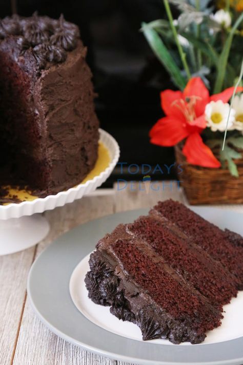 Chocolate Cake Recipe Without Coffee, Easy Moist Chocolate Cake Recipe, Easy Moist Chocolate Cake, Moist Chocolate Cake Recipe, Best Chocolate Cake Recipe, Milk Chocolate Cake, Fresh Strawberry Recipes, Snack Cakes, Chocolate Cream Cheese Frosting