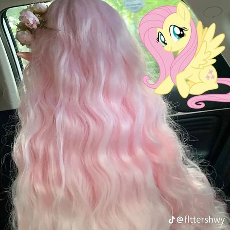 Light Pink And Black Split Dye, Fluttershy Hair Color, Fluttershy Pink Hair, Fluttershy Hair, Fluttershy Core, Mlp Hair, Dyed Hair Inspiration, Pretty Hair Color, Hair Stylies