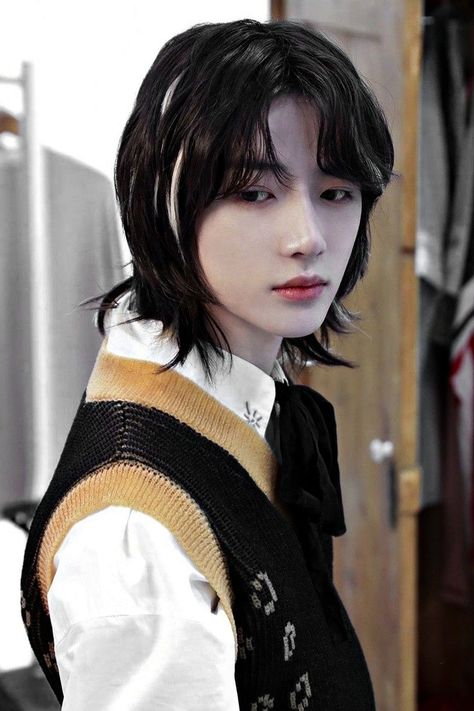 Chin Length Hairstyles, Kpop Hair, Chin Length Hair, Hair Icon, Trendy Haircuts, Anime Hair, September 1, Kpop Guys, Womens Haircuts