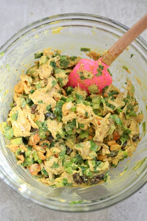 yellow chicken salad with pink spoon in mixing bowl Chicken Salad No Mayo, Healthy Curry, Curry Chicken Salad, Mayo Chicken, Healthy Tuna Salad, Chicken Curry Salad, Salad Sauce, Tahini Dressing, Chicken Wraps