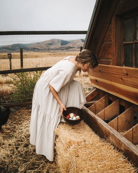 Maternity Vintage, Farm Photoshoot, Nest Box, Farm Lifestyle, Future Farms, Full Life, Ranch Life, Farms Living, Cottagecore Aesthetic