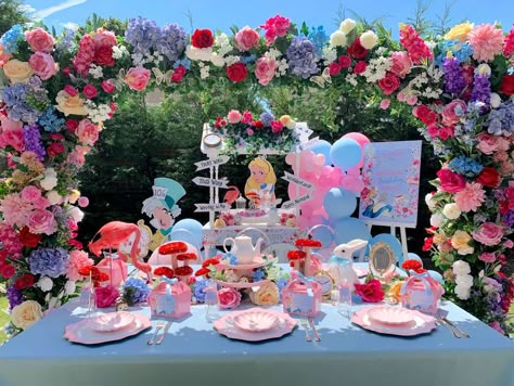 Alice in Wonderland Tea Party | CatchMyParty.com Tea Party Alice In Wonderland, Tea Party Party, Kids Tea Party, Alice In Wonderland Tea Party Birthday, Onederland Birthday Party, Alice Tea Party, Girls Party Decorations, Girls Birthday Party Themes, Alice In Wonderland Birthday