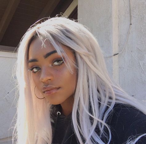 Dark Skin Aesthetic, White Hair Dark Skin, Skin Aesthetic, Black And White Girl, Hair Dark, Hair Reference, Aesthetic Hair, Silver Hair, White Hair