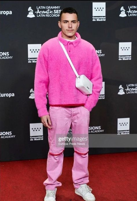 Pink Outfit Men, Arón Piper, Mens Club, Pink Vibes, Pink Style, Pink Outfit, Pink Fashion, I Got This, Look At