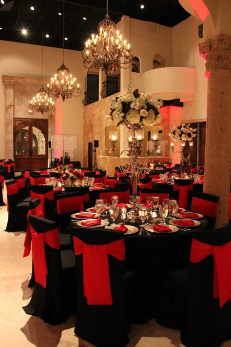 Red And Black 15 Party, Black Quince Theme Ideas, Red And Black Elegant Party, Quince Ideas Themes Red, Red White Black Gold Wedding, Red And Black Wedding Theme Outside, Red And Black Theme Wedding, Red Black And White Quinceanera, Black And Red Wedding Reception