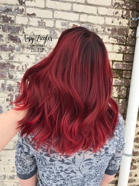 Red Hair With Root Shadow, Smudge Root Red Hair, Root Smudge Red Hair, Dark Root With Red Hair, Cherry Red Hair With Dark Roots, Brown Root Smudge Red Hair, Red Hair Smudge Root, Red Hair Root Smudge, Red Hair With Shadow Root Dark