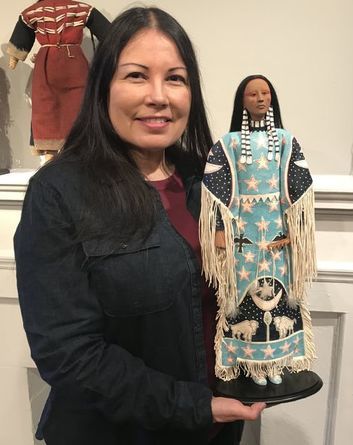 Native American Dolls Handmade, Native American Dress Traditional, Native American Style Outfits, American Indian Clothing, Native American Kachina Dolls, Ghost Dance, Native American Dress, Native American Dolls, Native American Regalia