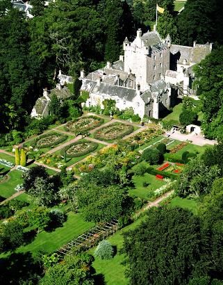 Nairn Scotland, Cawdor Castle, Mansion Homes, British Castles, Leeds Castle, Famous Gardens, English Castles, Stately Homes, Castles In Scotland