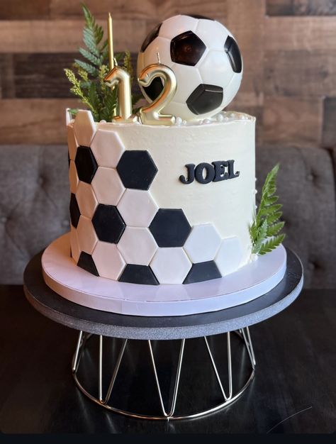 Football Inspired Cake, Blue Soccer Cake, Soccer Cake Ideas, Pastel Futbol Soccer, Football Cake Design, Bday Gift For Boyfriend, Communion Cake Topper, Soccer Cake, Happy Birthdays