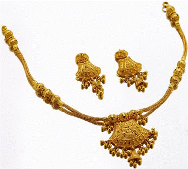 Indian gold necklace set. Gold Kanthi Design, Kanthi Necklace Gold, Gold Chain Mangalsutra Designs, Gold Neckles, Diamond Gold Earrings, Bracelets Diamond, Fancy Jewelry Necklace, Modern Gold Jewelry, Gold Jewelry Simple Necklace