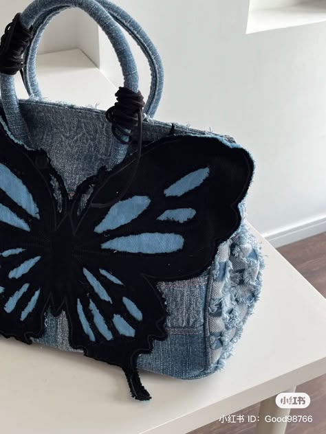 Blue Butterfly Theme, Butterfly Purse, Butterfly Inspiration, Butterfly Bag, Butterfly Bags, Aesthetic Bags, Painted Tote, Diy Clothes Design, Denim Ideas