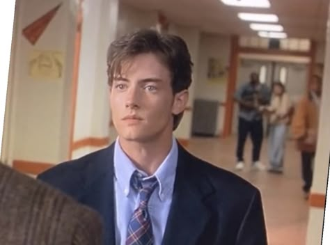 Young Jason London, Jason London 90s, Jason London, Jeremy London, Models To Draw, Hot Army Men, Teen Magazine, Boys With Curly Hair, Man On The Moon