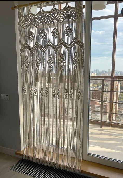 Macrame Door Curtain, Simpul Makrame, Crochet Curtain Pattern, Pola Macrame, Tapestry Curtains, Macrame Knots Tutorial, Macrame Wall Hanging Diy, Macrame Wall Hanging Patterns, Macrame Curtain