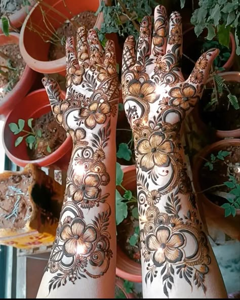 Stylish Mehndi Design, Arabic Mehendi Designs, Arabic Mehendi, Rajasthani Mehndi Designs, Front Mehndi, Khafif Mehndi, Front Hand Mehndi, Front Mehndi Design, Khafif Mehndi Design