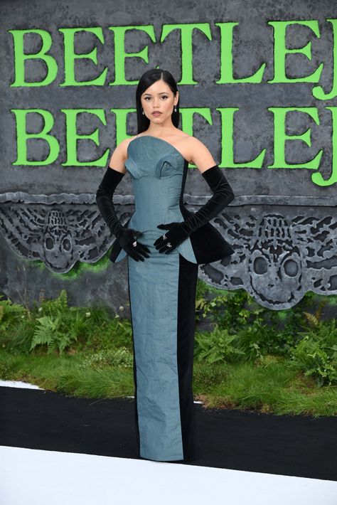 media (@ENTplus_) on X Beetlejuice Outfits, Beetle Juice, Beetlejuice Beetlejuice, Best Red Carpet Looks, Red Carpet Outfits, Celebrity Red Carpet, Jenna Ortega, Red Carpet Dresses, Celebrity Look