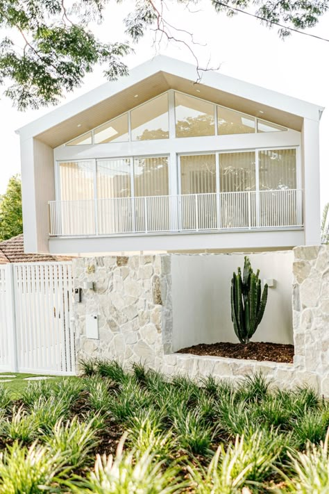 Meet ZouHouse; A Modern Scandi Home with Mediterranean Influences Coastal Facade, Coastal Home Exterior, Queenslander Renovation, Coastal Exterior, Outdoor Paving, Beach House Exterior, Scandi Home, Coastal Modern, Minimal House Design