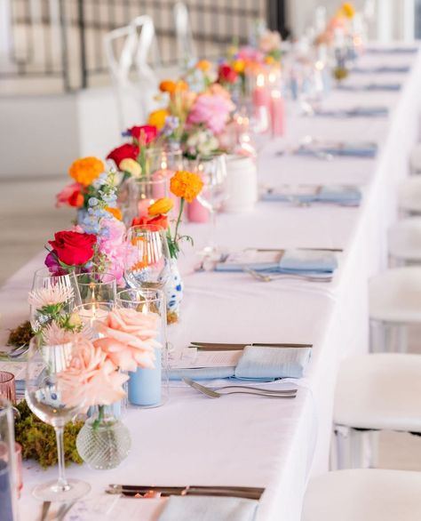 { m a y   w e   s u g g e s t } ⁠
Alternating colorful candles into your table scape design for a fresh, new, colorful style! 💕⁠
⁠
--⁠
Check out more about this beautiful wedding on our BLOG, linkin.BIO ⁠
⁠
photo // @‌britnigirardphoto⁠
video // @‌britnigirardphoto⁠
planner// @‌brindleandoak⁠
floral // @‌earthtonesfloral⁠
beauty // @kimjbeauty⁠
band//  @‌diamondempireband⁠
dress // @‌thebridalcollection⁠
dessert // @‌gingerlybaked Colorful Wedding Napkins, Single Flower Table Arrangements, Colorful Summer Wedding Decor, Colorful Wedding Tables, Colorful Centerpieces Wedding, Wildflower Sweetheart Table, Welcome Wedding Table, Wedding Table Settings Without Plates, Indoor Spring Wedding