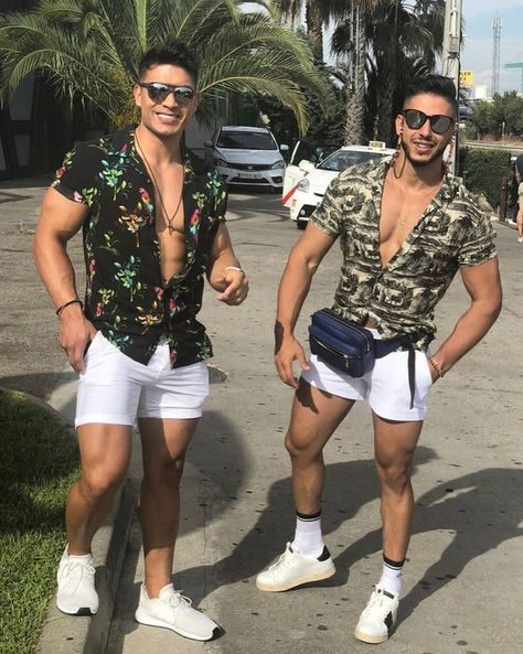 Mode Coachella, Coachella Outfit Men, Mens Festival Fashion, Rave Outfits Men, Festival Outfits Men, Mens Summer Outfits, Mens Casual Outfits Summer, Coachella Outfit, Italian Outfits