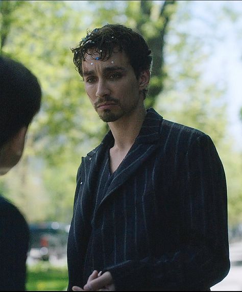 Your Comfort Character, Klaus Hargreeves, Even Numbers, Robert Sheehan, Miss Him, I Miss Him, Umbrella Academy, Attractive People, Most Beautiful Man