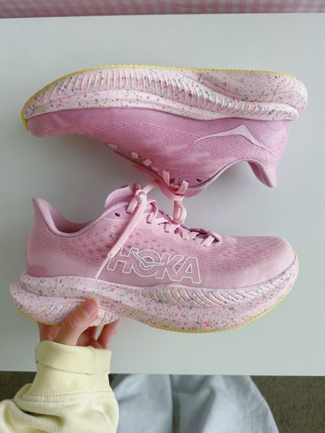 Aesthetic Hoka Shoes, Colorful Hoka Shoes, Hokas Outfit, Pink Hoka, Hoka Shoes Beige, Women’s Hoka Shoes, Hoka Shoes, Cowgirl Style Outfits, Cute Nike Shoes