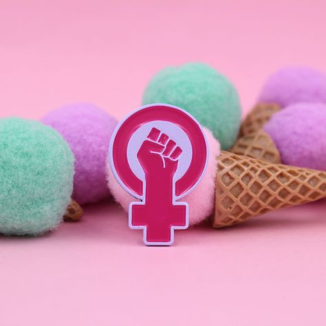 Psyche Costume, Protest Pins, Womens Power, Feminist Pins, Radical Feminism, Ceramic Inspiration, Diy Pins, Feminist Quotes, Flat Color