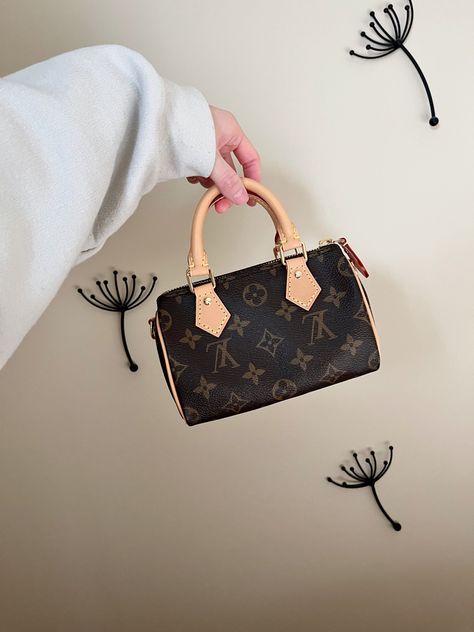 She’s such a cutie Luxury Bucket-shaped Shopping Bags, Luxury Chic Basket-shaped Bucket Bag, Luxury Square Bucket Bag For On-the-go, Luxury Bucket-shaped Box Bag With Detachable Handle, Luxury High-end Box Bag With Branded Hardware, Louis Vuitton