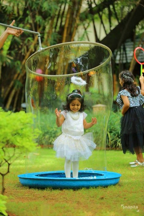 Bubble Show For Birthday Party On Rent Bubble Birthday Theme, Bubbles Station, Bubbles Birthday Party Theme, Birthday Entertainment Ideas, Kindergarten Photoshoot, Fun Indoor Games For Kids, Bubble Tea Party, Birthday Entertainment, Magic Bubbles