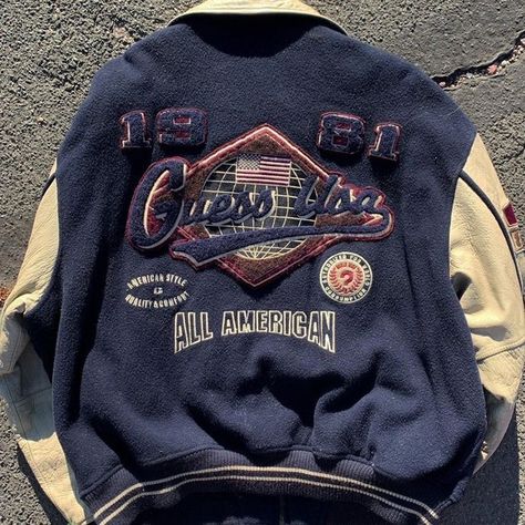 Varsity Jacket Vintage, Varsity Jacket Ideas, Senior Jackets, Racer Jackets, Varsity Jacket Outfit, Vintage Varsity Jacket, Jacket Varsity, Outfit Vintage, Letterman Jacket