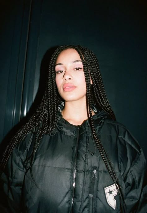 Jorja Smith Hair, Jorja Smith Aesthetic, Box Braids Aesthetic, Vicky Grout, Side Curly Hairstyles, African American Braided Hairstyles, Blonde Box Braids, African American Braids, Jumbo Box Braids