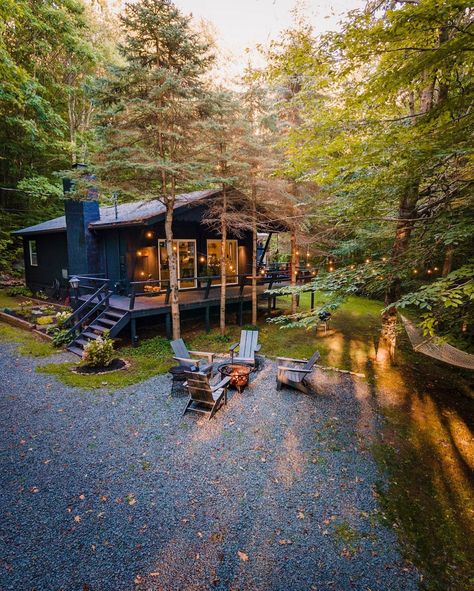 Summer Cabin, River Cabin, Cottage Style Homes, Cabin Living, Have Inspiration, Lake Cabins, Valley View, A Cabin, Tiny House Cabin