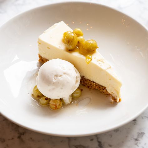 Elderflower Cheesecake, Gooseberry Compote, Best Vanilla Ice Cream, Lobster Salad, Cheesecake Ice Cream, Pub Food, Large Dining Table, Cheesecake Recipe, Vanilla Ice Cream