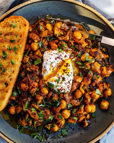 Iraqi Breakfast, Tried And True Recipes, Chickpea Recipes, Middle Eastern Recipes, Veggie Dishes, Bean Recipes, Mushroom Recipes, Tried And True, Chickpeas