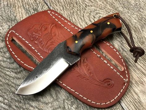 Discover the perfect Cowboy Bull Cutter Knife at Ashgears—the ideal place to buy. Their curated collection of Cowboy Bull Cutter Knives is tailored for knife collectors, offering a fusion of tradition, craftsmanship, and versatility. Explore the range and find the quintessential companion for your cowboy lifestyle. Cowboy Knife, Knife Guide, Knife Stand, Handcrafted Knife, Dagger Knife, Knife Sheath, Leather Pulls, Leather Sheath, High Carbon Steel