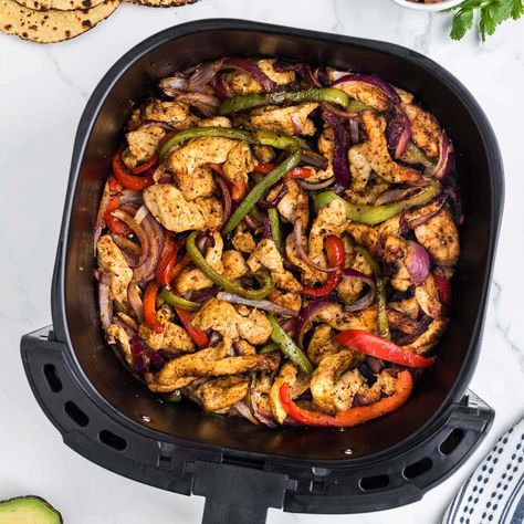 Slow Cooker Queso Chicken Tacos - Princess Pinky Girl Chicken Fajita Dinner, Fajita Dinner, Chicken Makhani, Sloppy Joe Casserole, Princess Pinky Girl, Homemade Fajita Seasoning, Pinky Girl, Chicken Fajita Recipe, Chicken Taco Recipes